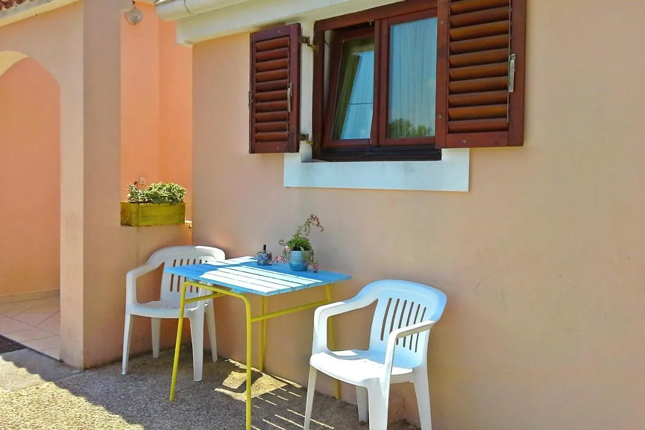 Apartments By The Sea Sutomiscica, Ugljan - 912 Croácia