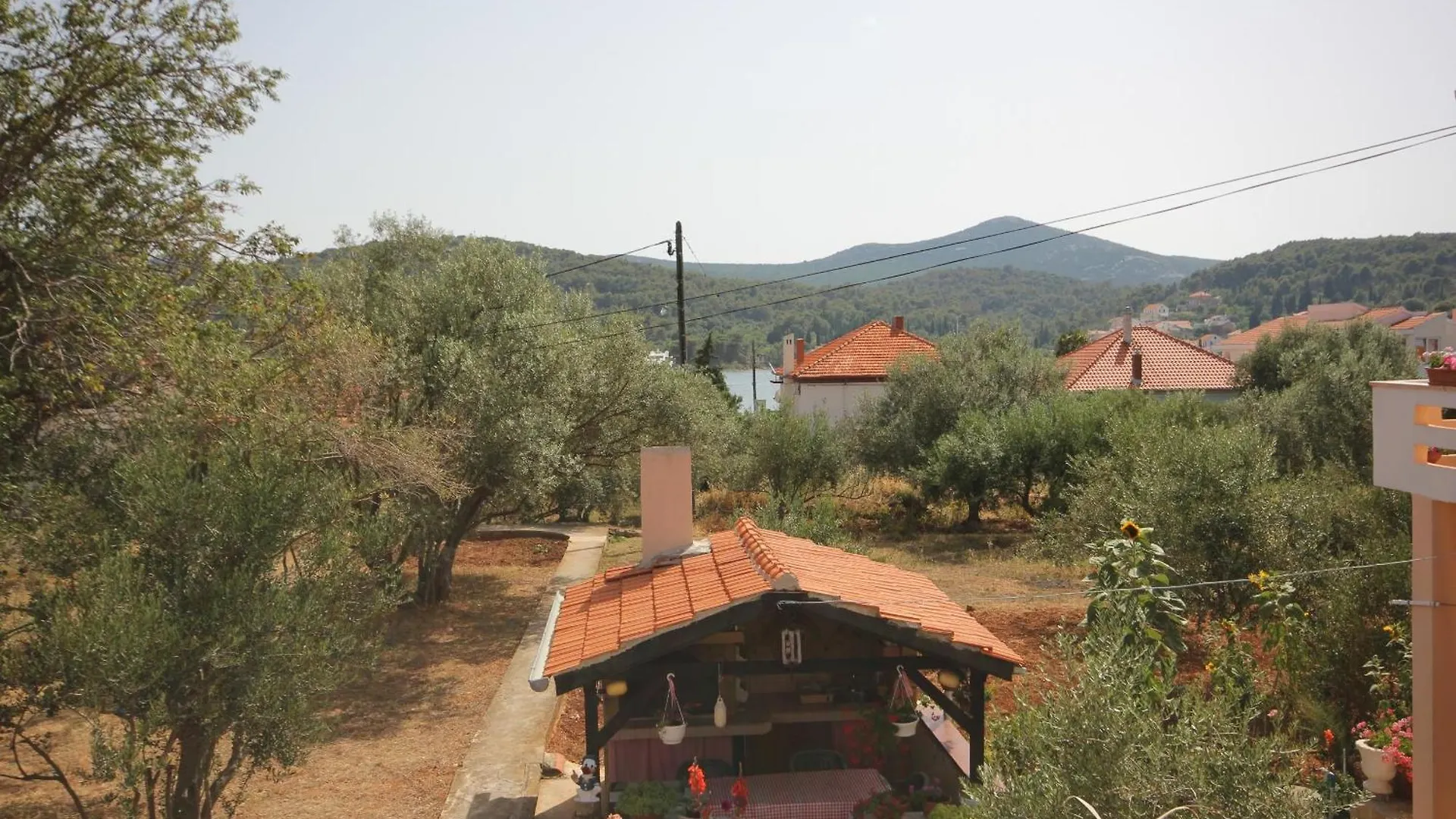Apartments By The Sea Sutomiscica, Ugljan - 912 Croácia